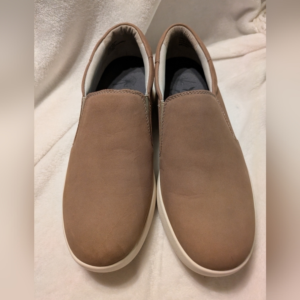 OTBT Camile shoe sz 8.5 tan